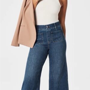 SPANX BRAND NEW W/TAGS Cropped Wide Leg
Jeans with Patch Pockets